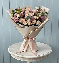 Букет цветов из:  Розы и Лизиантусы в Эльбане