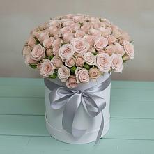 Цветочная композиция из Розы в шляпной коробке в Эльбане