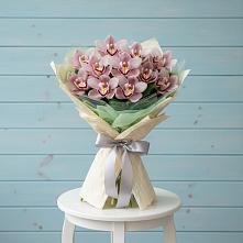 Букет цветов из:  Орхидеи и Розы в Эльбане