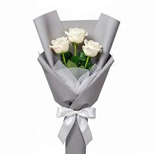 Букет 3 белые розы в Эльбане