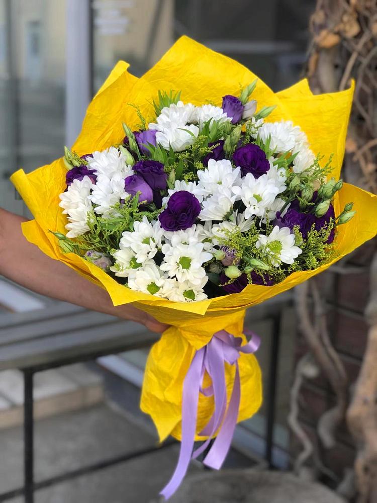 Букет цветов из: Ирисы, Хризантемы и Ромашки в Эльбане