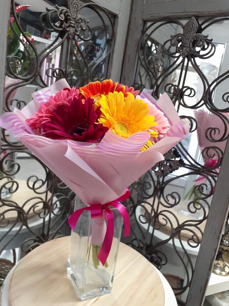 Букет цветов из: Герберы в Эльбане