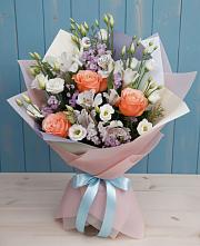 Букет цветов из:  Лизиантусы, Розы, Альстромерии и Гипсофила #REPLACE_PRED# Эльбане