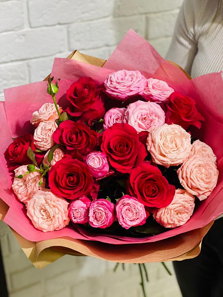 Букет цветов из: Розы в Эльбане