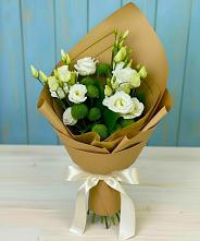 Букет цветов из:  Хризантемы и Лизиантусы в Эльбане