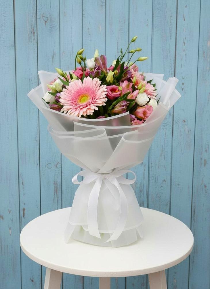 Букет цветов из: Герберы, Альстромерии и Лизиантусы в Эльбане