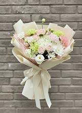 Букет цветов из:  Гвоздики, Розы, Лизиантусы и Хризантемы #REPLACE_PRED# Эльбане
