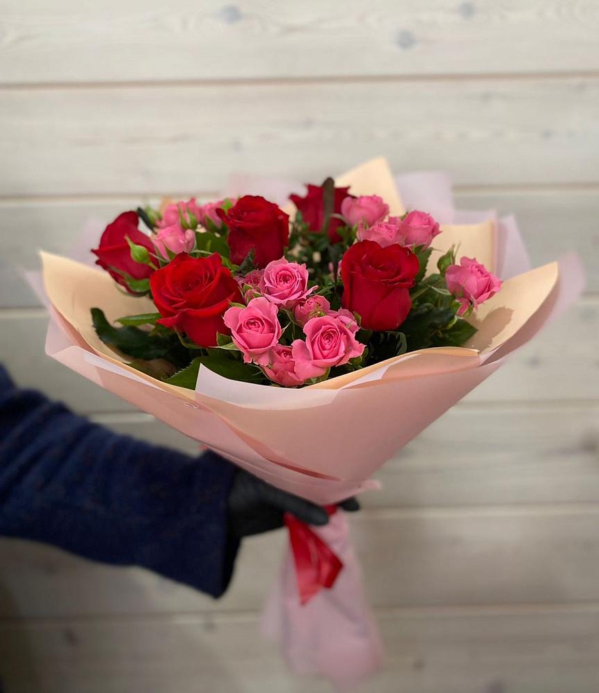 Букет цветов из: Розы в Эльбане