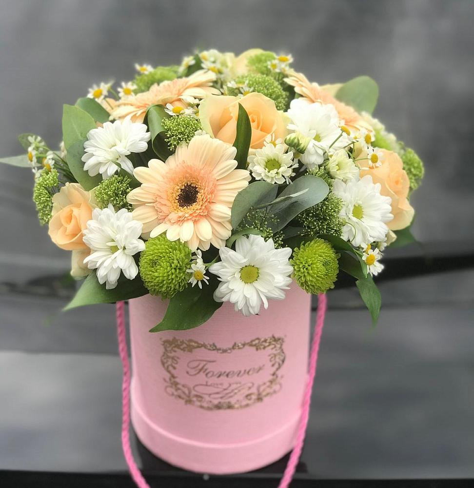 Цветочная композиция из Розы, Герберы и Хризантемы в шляпной коробке в Эльбане