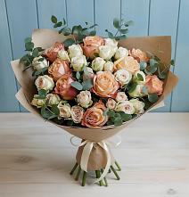 Букет цветов из:  Альстромерии и Розы в Эльбане