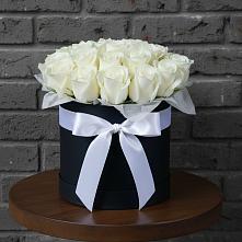 Цветочная композиция из Розы в шляпной коробке в Эльбане